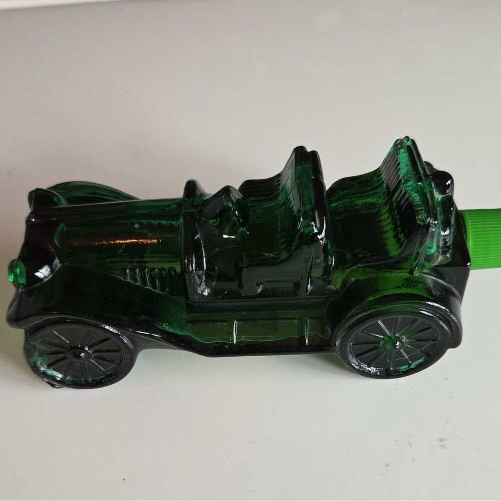 Avon Wild Country Men’s Aftershave 6 fl oz Fluid, Green Car Shaped Bottle